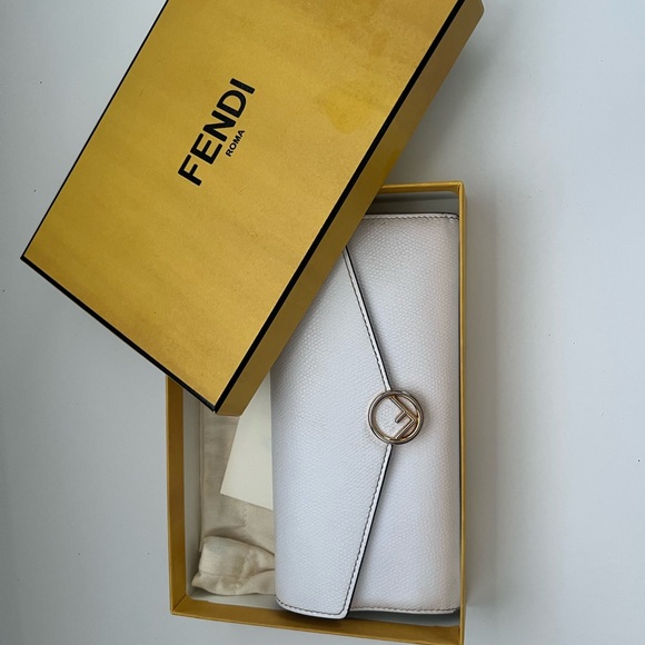 Fendi Handbags - Fendi White Elegant Wallet